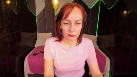Snapshot of nika_gentle chatting on May 1, 6:07 am Nika online show from May 1, 6:07 am