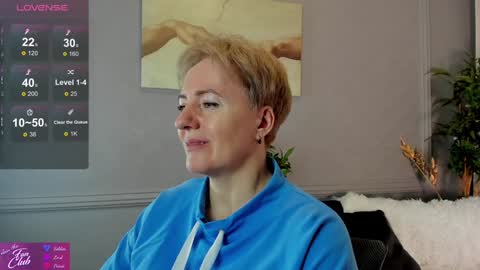 Snapshot of nika_smit chatting on January 3, 9:47 am Nika online show from January 3, 9:47 am