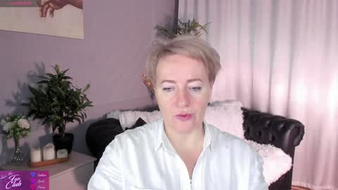 Snapshot of nika_smit chatting on January 5, 5:20 am Nika online show from January 5, 5:20 am
