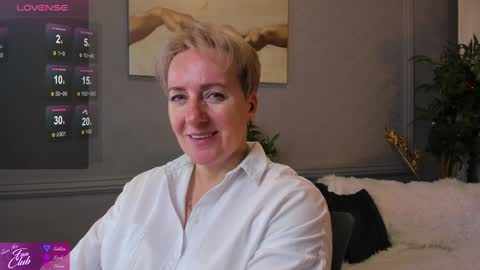 Snapshot of nika_smit chatting on January 10, 9:44 am Nika online show from January 10, 9:44 am