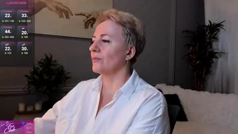 Snapshot of nika_smit chatting on March 1, 11:50 am Nika online show from March 1, 11:50 am