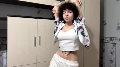 Hello there im Nika Im new here Lets have fun online show from May 21, 5:20 pm
