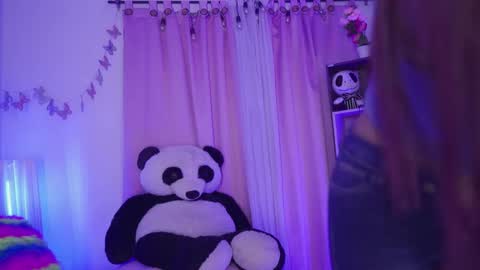 Snapshot of nikerly_hot chatting on May 7, 11:37 am NIKERLY online show from May 7, 11:37 am