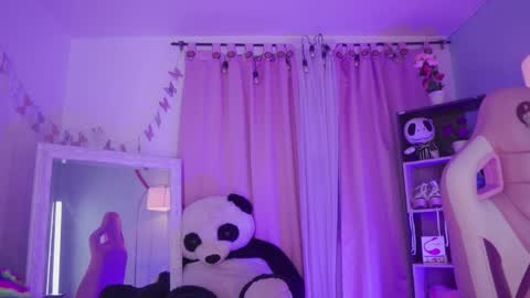 Snapshot of nikerly_hot chatting on May 22, 11:38 am NIKERLY online show from May 22, 11:38 am