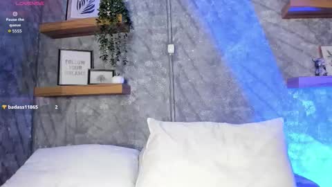    online show from December 18, 7:09 pm