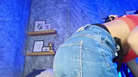 Snapshot of nikibrice chatting on February 4, 7:20 pm online show from February 4, 7:20 pm