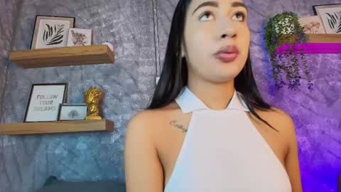 Snapshot of nikibrice chatting on February 20, 7:14 pm online show from February 20, 7:14 pm