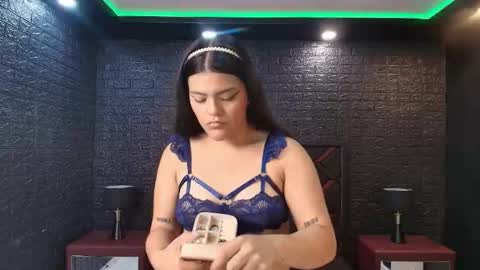 Snapshot of nikibunn chatting on May 13, 11:51 am NIKI online show from May 13, 11:51 am