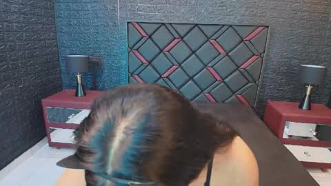 Snapshot of nikibunn chatting on May 15, 1:18 pm NIKI online show from May 15, 1:18 pm