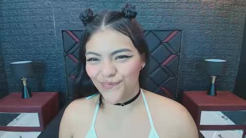 Snapshot of nikibunn chatting on May 23, 1:04 pm NIKI online show from May 23, 1:04 pm