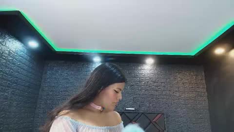 Snapshot of nikibunn chatting on May 25, 12:44 pm NIKI online show from May 25, 12:44 pm