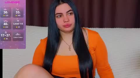 Snapshot of nikki_kardashian chatting on February 10, 11:45 pm Nikki Kardashian online show from February 10, 11:45 pm