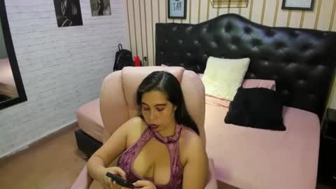 Snapshot of nikki_nikol chatting on May 28, 3:04 am Nikki online show from May 28, 3:04 am