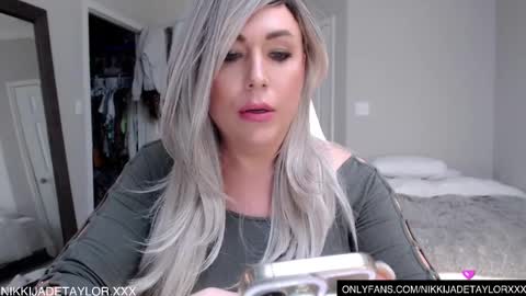 Snapshot of nikkijadetaylor chatting on February 24, 1:24 am Nikki Jade Taylor online show from February 24, 1:24 am