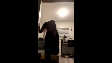 Nikki Majors online show from March 18, 5:43 am