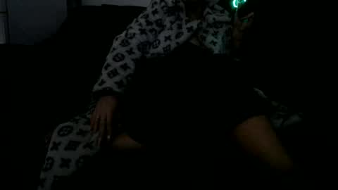 Snapshot of nikkkibabyyyy chatting on December 22, 6:26 pm Niquita Sparkles online show from December 22, 6:26 pm