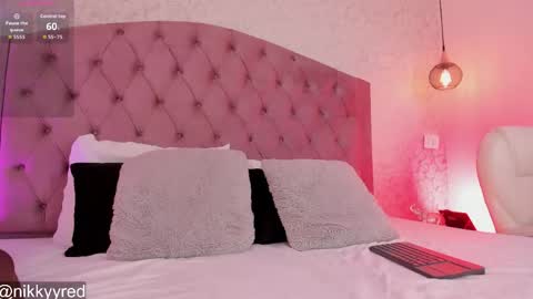 Snapshot of nikky_red__ chatting on April 23, 4:03 am nikky_red__ online show from April 23, 4:03 am