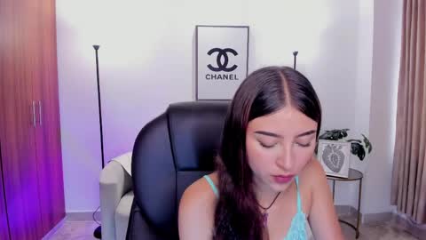 nikky_sweett_ online show from May 10, 4:34 pm