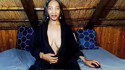 nikkyjigglesx online show from March 13, 6:31 am