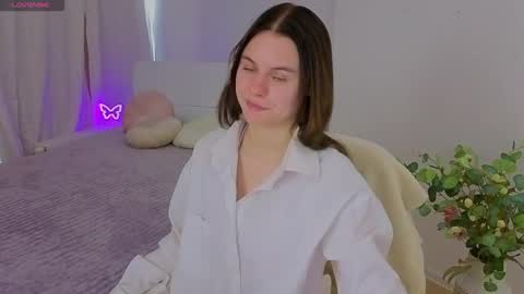 Snapshot of nikkyy_reed chatting on April 24, 7:55 am Nikky online show from April 24, 7:55 am