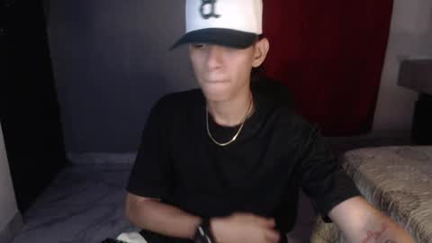 Snapshot of niklaus_wolf chatting on September 22, 5:09 am niklaus_wolf online show from September 22, 5:09 am