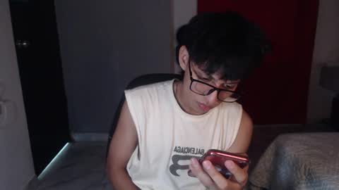 Snapshot of niklaus_wolf chatting on September 29, 3:44 am niklaus_wolf online show from September 29, 3:44 am