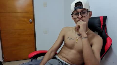 niklaus_wolf online show from March 21, 9:25 am