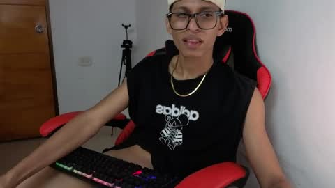 niklaus_wolf online show from April 3, 5:38 am