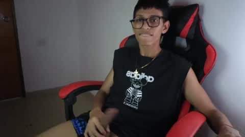 niklaus_wolf online show from April 17, 5:32 am