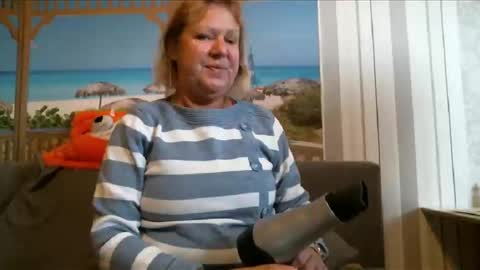 Nikole1 online show from October 10, 7:40 am