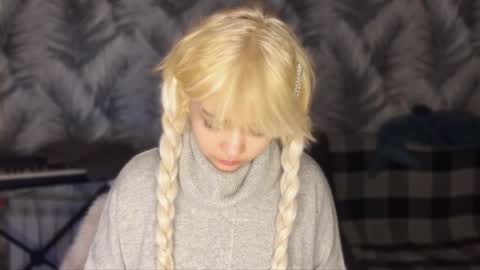 nikoli_naw online show from May 5, 10:07 pm