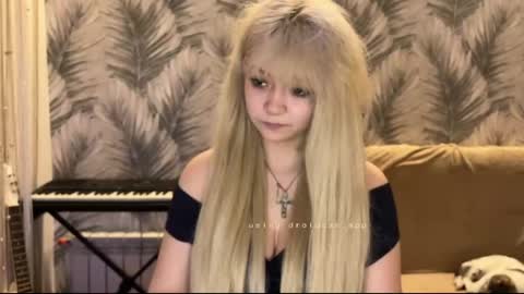 nikoli_naw online show from June 4, 7:31 pm