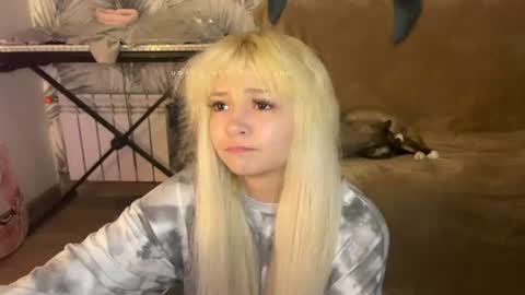 nikoli_naw online show from August 9, 7:30 pm