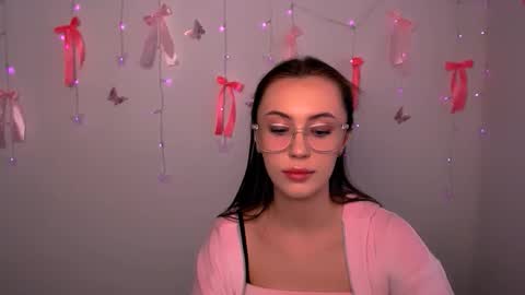 nikonara_ online show from April 18, 12:31 pm