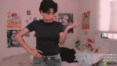 Snapshot of nikylaine chatting on November 23, 9:47 pm Nikylaine online show from November 23, 9:47 pm