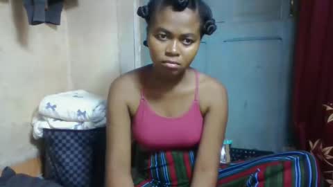 nilah online show from April 16, 8:04 am