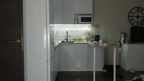 Bella online show from February 13, 2:46 pm