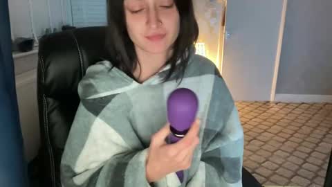 nin029 online show from December 2, 12:41 am