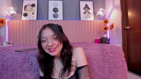 nina_ford_ online show from March 12, 3:23 am