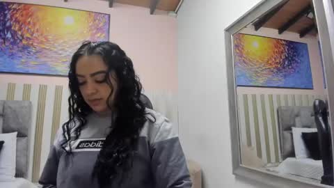 Snapshot of nina_glow_ chatting on April 22, 11:12 am nina_glow_ online show from April 22, 11:12 am