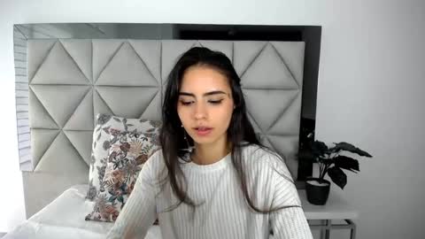 Snapshot of nina_pons chatting on February 5, 9:07 pm Nina online show from February 5, 9:07 pm