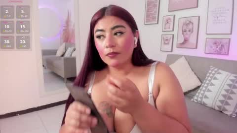 Snapshot of nina_voss chatting on May 6, 9:20 pm nina_voss online show from May 6, 9:20 pm