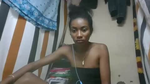 ninaeaa online show from February 5, 8:46 pm