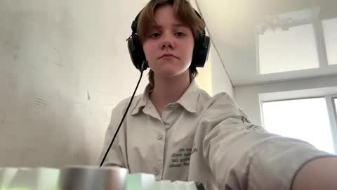 Snapshot of ninalangenbach chatting on March 28, 11:43 am Telli online show from March 28, 11:43 am