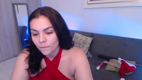 Snapshot of ninaluke chatting on December 24, 7:44 pm Nina Luke online show from December 24, 7:44 pm