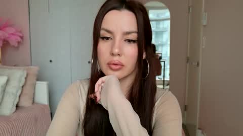 NinaOneil online show from March 7, 9:23 pm