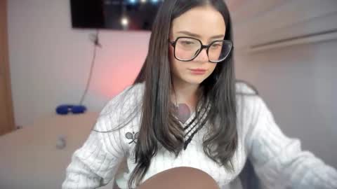 Snapshot of ninavolkov chatting on March 3, 11:43 pm ninavolkov online show from March 3, 11:43 pm