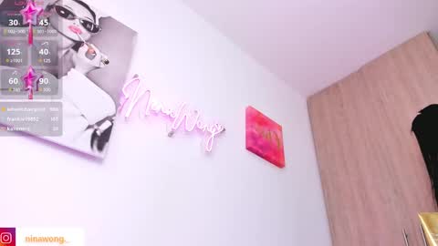 Snapshot of ninawong_ chatting on March 3, 9:37 pm Nina online show from March 3, 9:37 pm