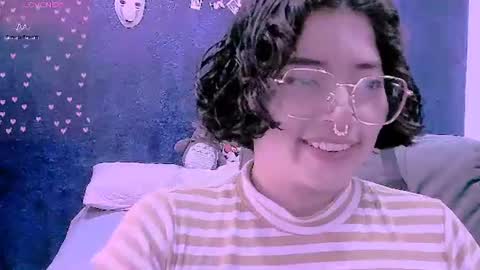 Snapshot of ninayellow chatting on August 3, 3:16 pm Nina online show from August 3, 3:16 pm