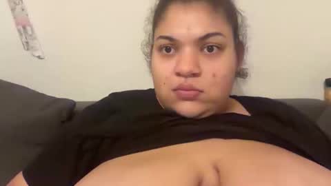 Snapshot of niniberger chatting on November 1, 9:06 pm niniberger online show from November 1, 9:06 pm